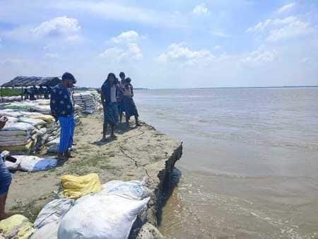 नवगछिया : जहांगीरपुर वैसी में कोसी नदी का भीषण कटाव
