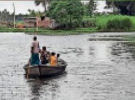 खरीक : कोसी पार लोकमानपुर और सिहकुंड में बाढ़ की स्थिति काफी भयावह